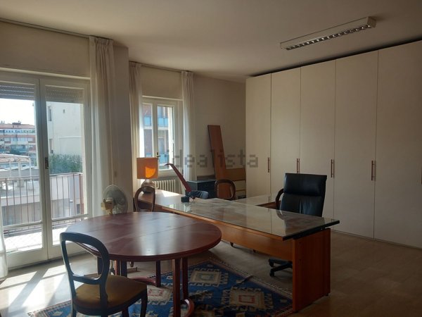 appartamento in vendita a Pesaro in zona Mare