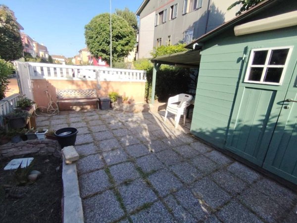 casa indipendente in vendita a Pesaro in zona Santa Veneranda