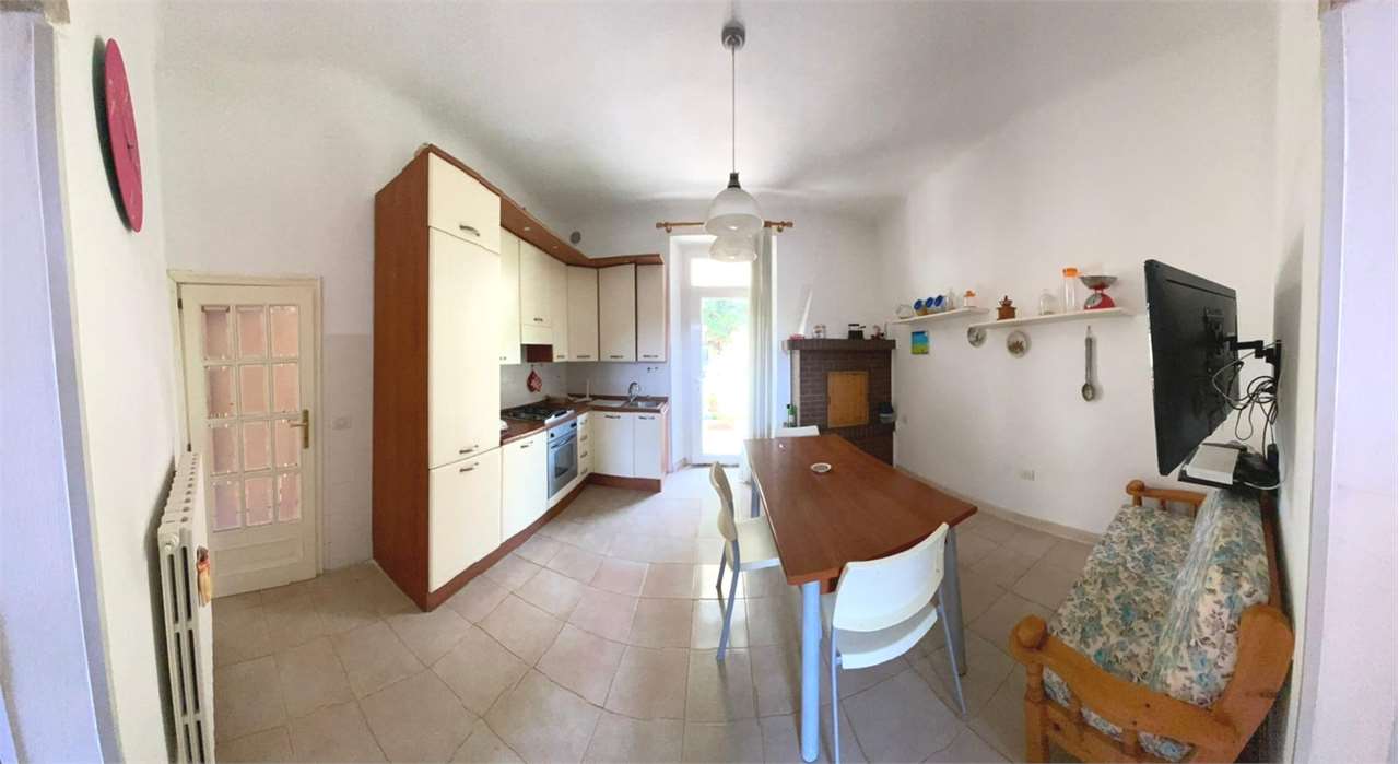 casa indipendente in vendita a Pesaro