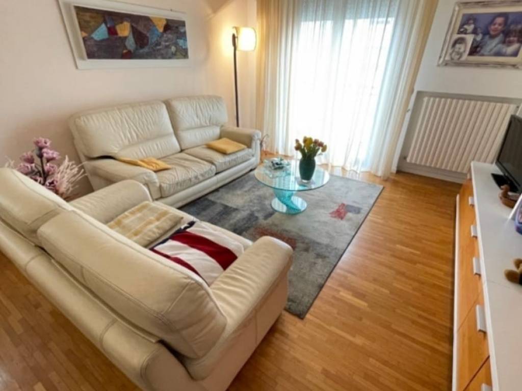 appartamento in vendita a Pesaro in zona Baia Flaminia