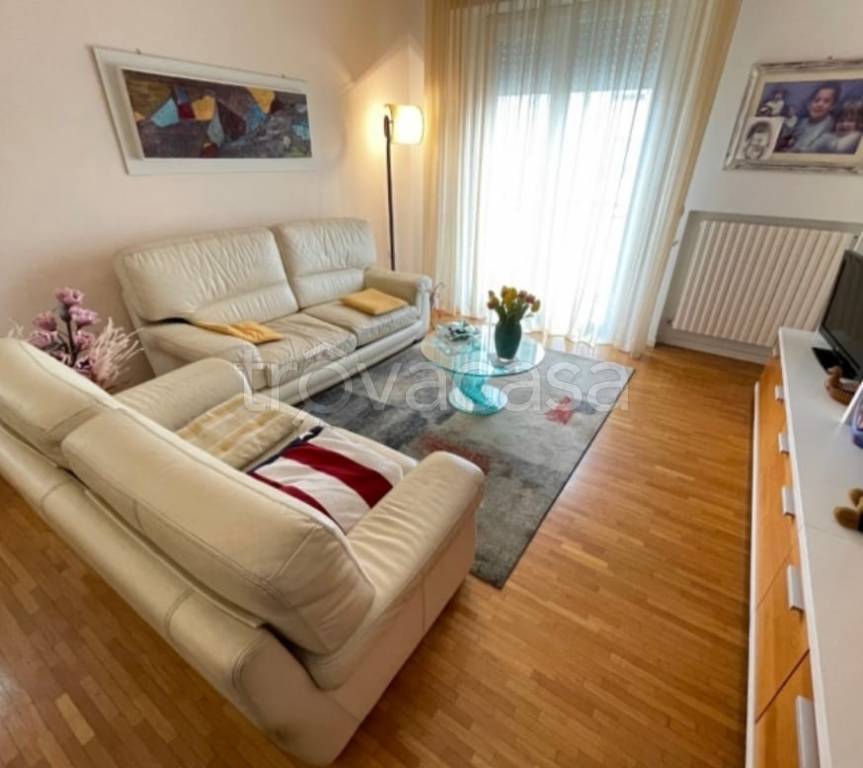 appartamento in vendita a Pesaro in zona Baia Flaminia