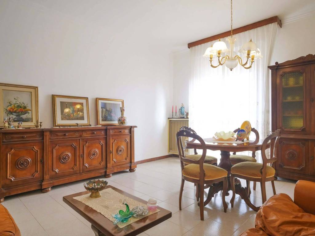 appartamento in vendita a Pesaro in zona Centro Città