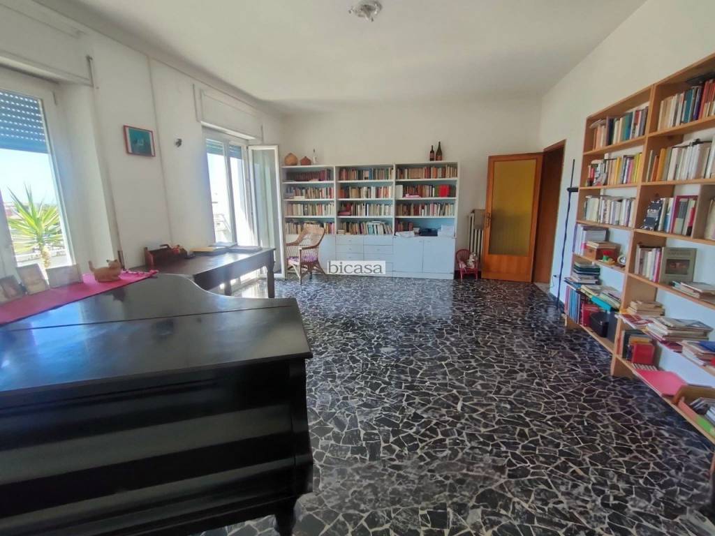 appartamento in vendita a Pesaro in zona Centro Città