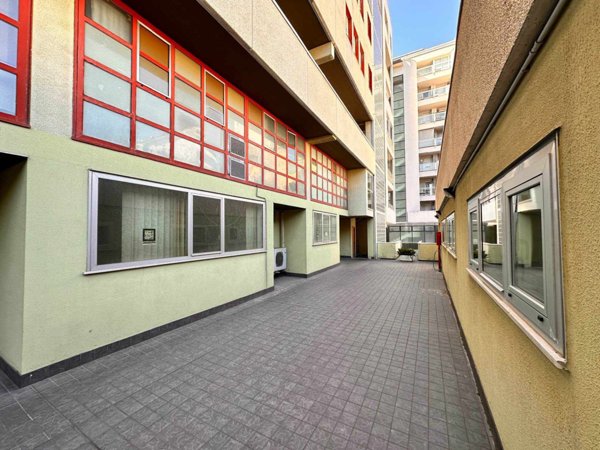 ufficio in vendita a Pesaro in zona Porto