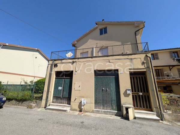 casa indipendente in vendita a Pesaro in zona Fabbrecce