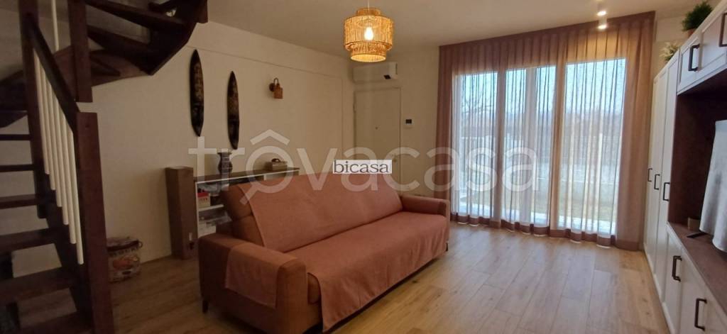casa indipendente in vendita a Pesaro in zona Vismara