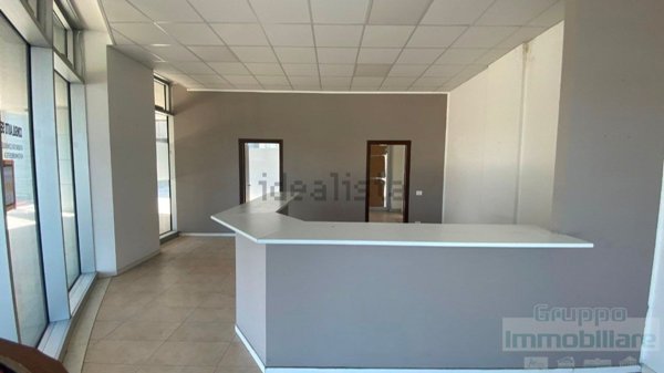 ufficio in vendita a Pesaro in zona Mare