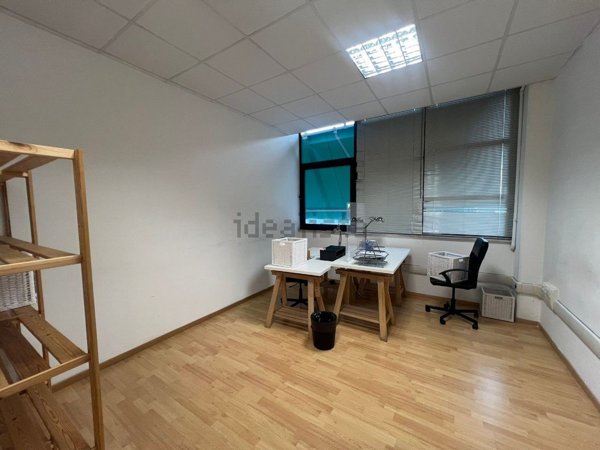 ufficio in vendita a Pesaro in zona Cattabrighe