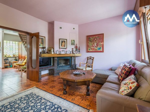 casa indipendente in vendita a Pesaro in zona Mare