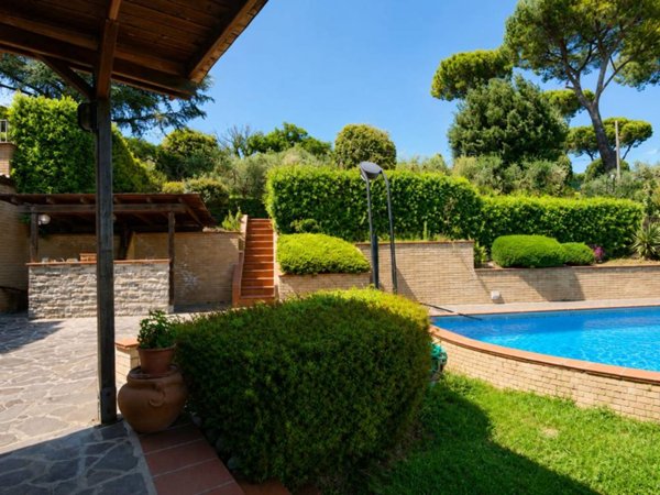 appartamento in vendita a Pesaro in zona Ghetto di Roncaglia
