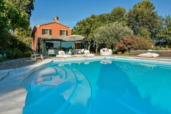 casa indipendente in vendita a Pesaro in zona Case la Valle di Tresole