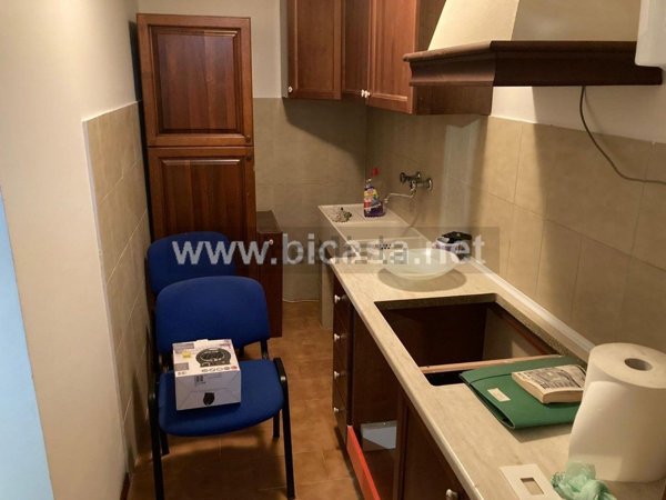 locale di sgombero in vendita a Pesaro in zona Vismara