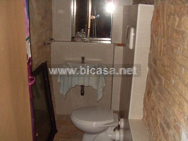 negozio in vendita a Pesaro in zona Baia Flaminia
