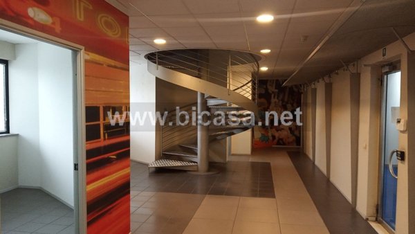 ufficio in vendita a Pesaro in zona Fabbrecce
