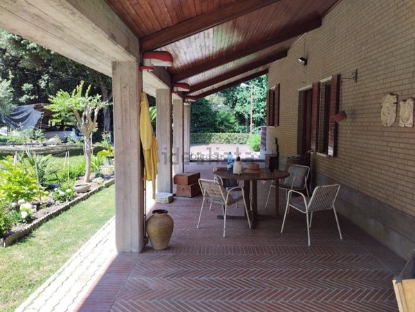casa indipendente in vendita a Pesaro in zona Candelara