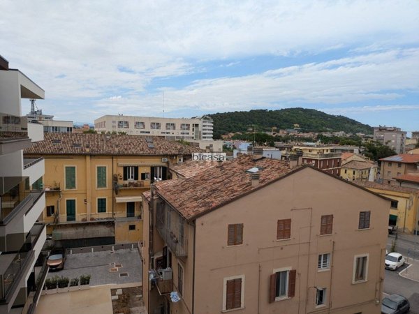 appartamento in vendita a Pesaro in zona Centro Città