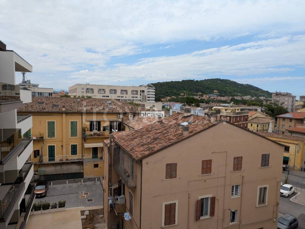 appartamento in vendita a Pesaro in zona Centro Città