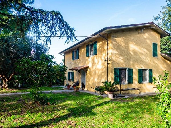 casa indipendente in vendita a Pesaro in zona Cattabrighe