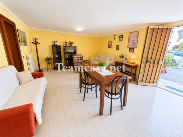 casa indipendente in vendita a Pesaro in zona Case Bruciate