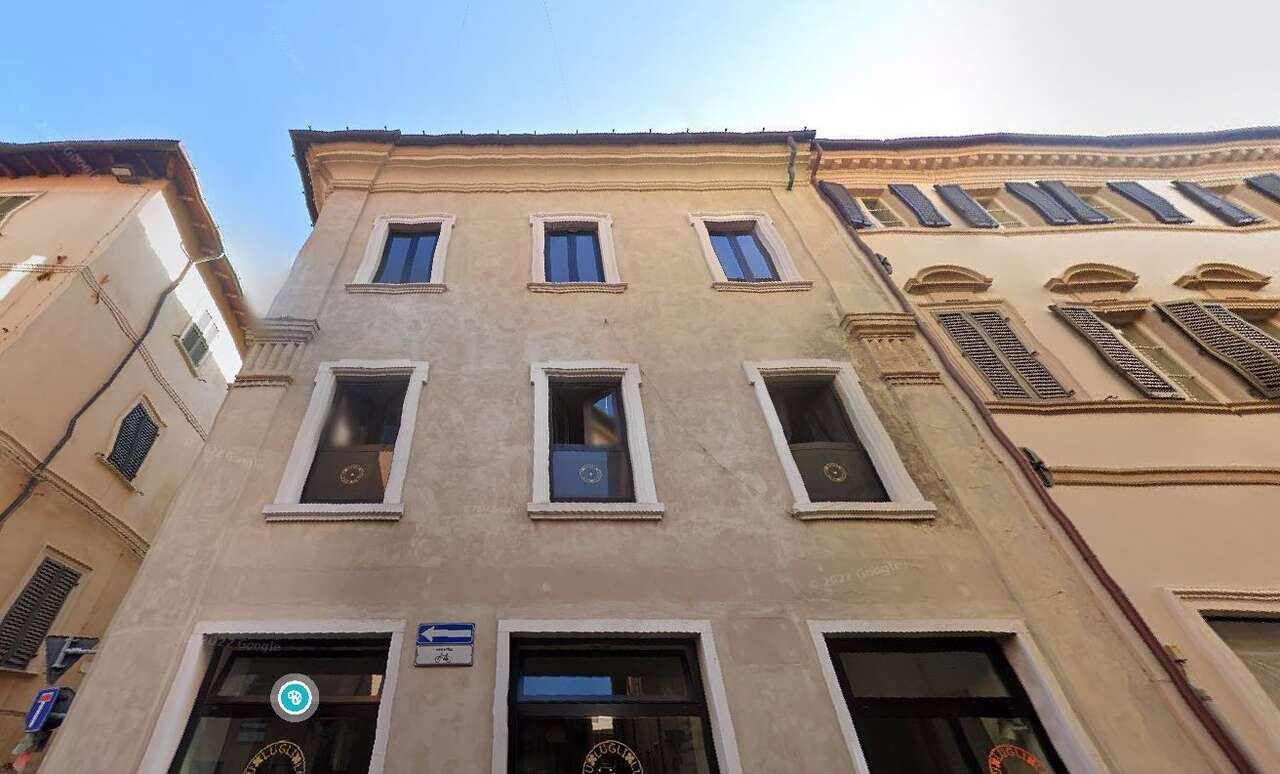 intera palazzina in vendita a Pesaro in zona Centro Città