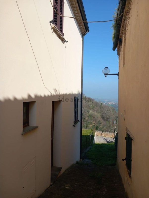 casa indipendente in vendita a Pesaro in zona Monteciccardo