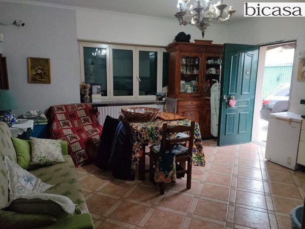 villa in vendita a Pesaro in zona Villa Fastiggi