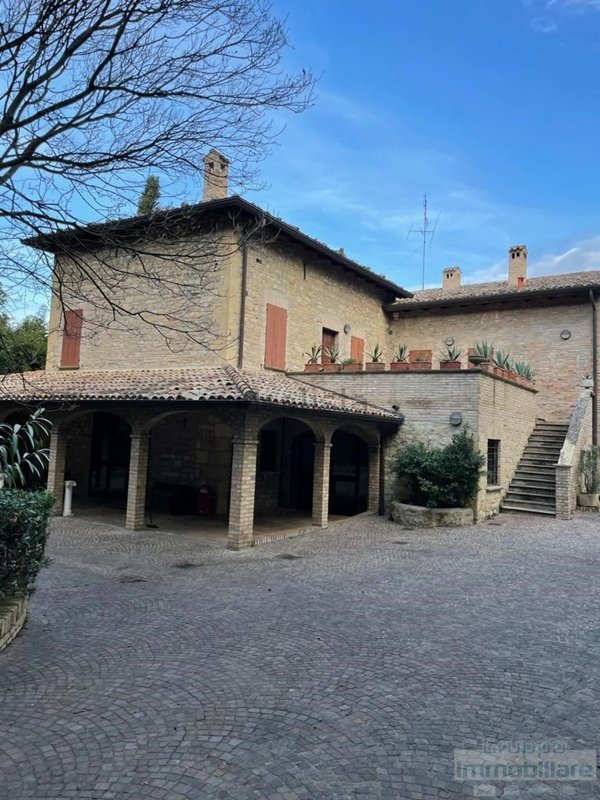 casa indipendente in vendita a Pesaro in zona Case la Valle di Tresole
