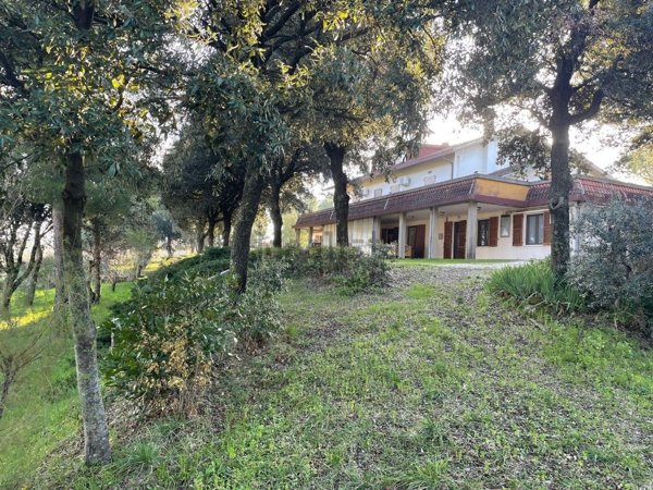 casa indipendente in vendita a Pesaro in zona Ginestreto