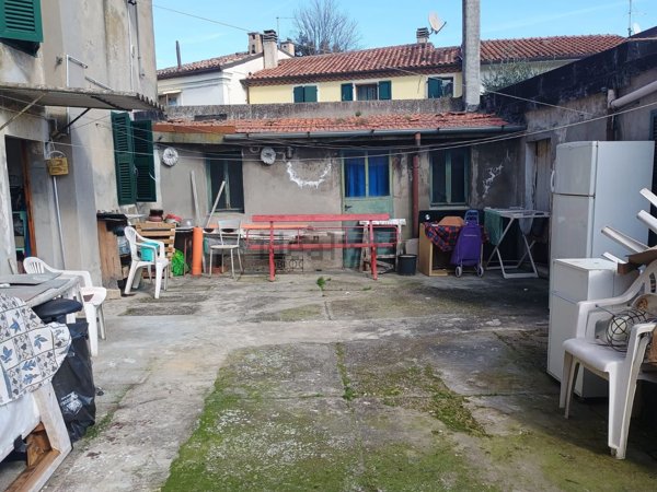 casa indipendente in vendita a Pesaro in zona Ghetto