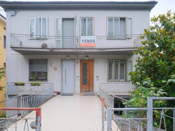casa indipendente in vendita a Pesaro in zona Cattabrighe