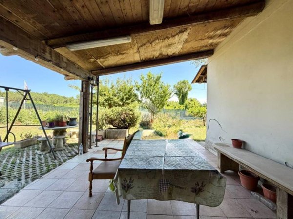 casa indipendente in vendita a Pesaro