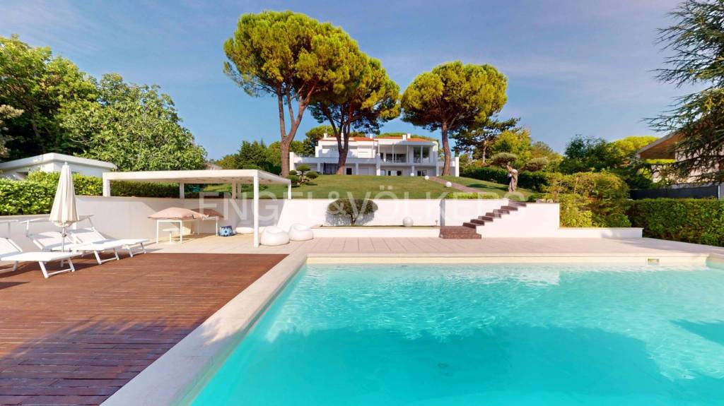 casa indipendente in vendita a Pesaro in zona Montegranaro