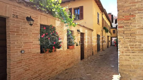 appartamento in vendita a Pesaro in zona Centro Città