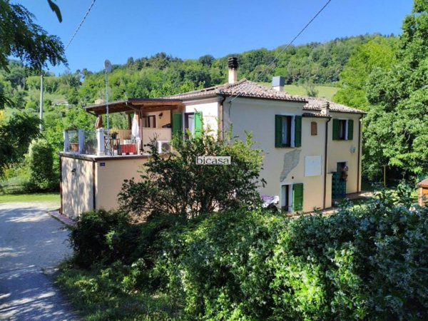 villa in vendita a Pesaro in zona Ginestreto