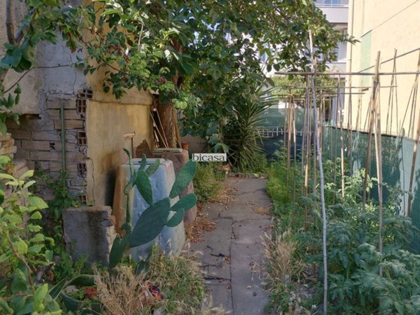 casa indipendente in vendita a Pesaro in zona Soria