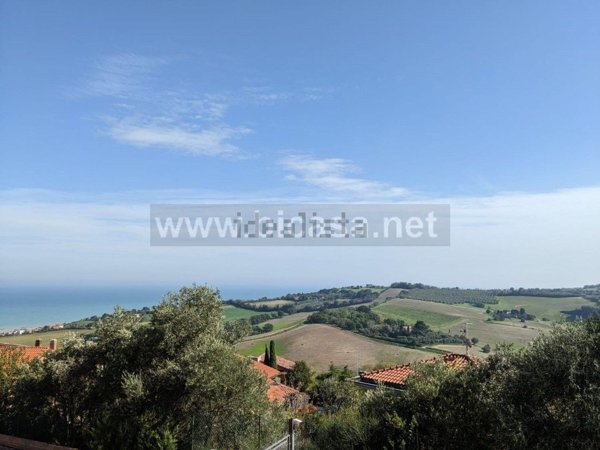 appartamento in vendita a Pesaro in zona Trebbiantico