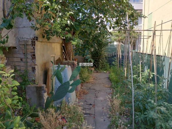 casa indipendente in vendita a Pesaro in zona Soria