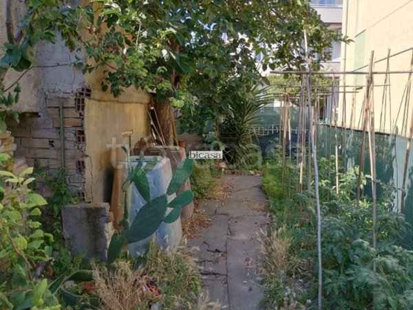 casa indipendente in vendita a Pesaro in zona Soria