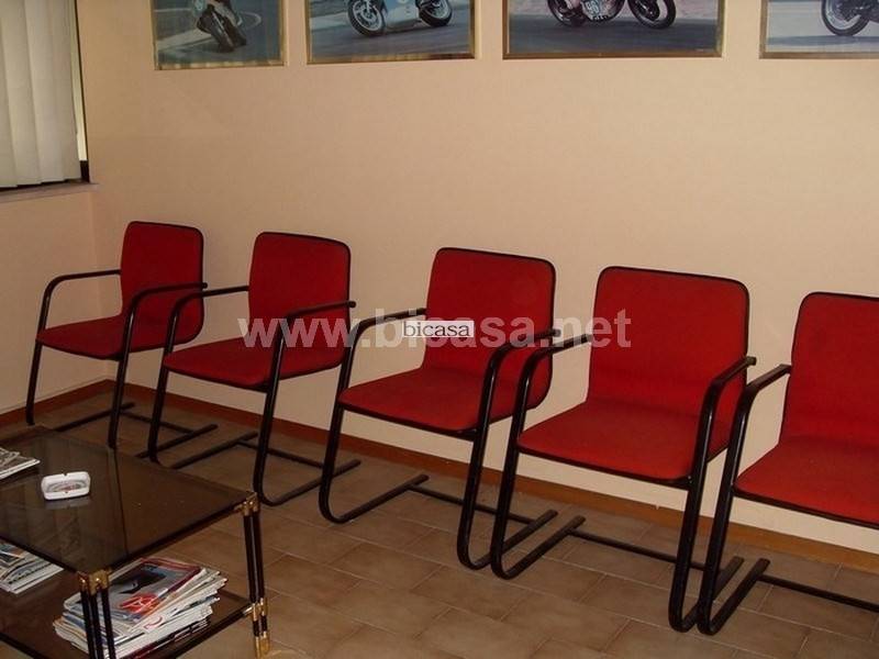 ufficio in vendita a Pesaro in zona Tre Ponti