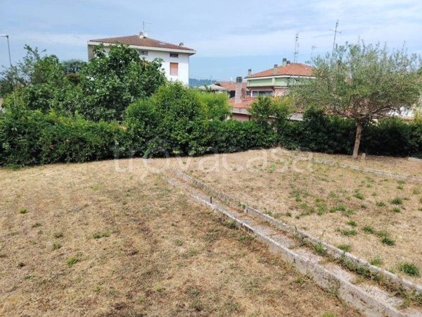 casa indipendente in vendita a Pesaro in zona Case Bruciate