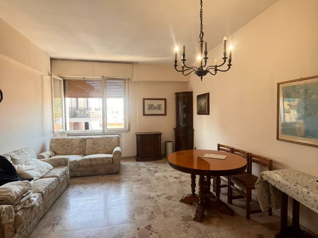 appartamento in vendita a Pesaro in zona Mare