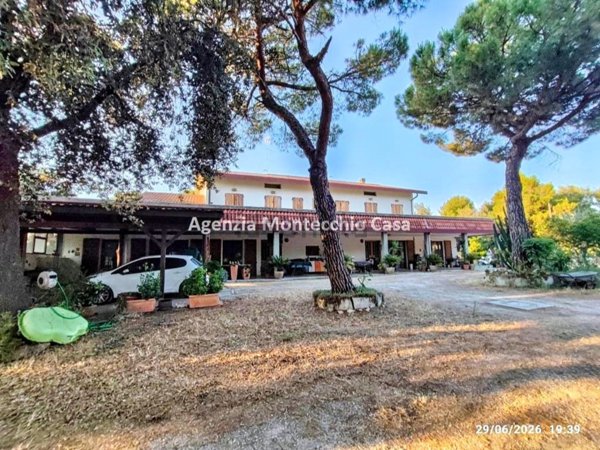 casa indipendente in vendita a Pesaro