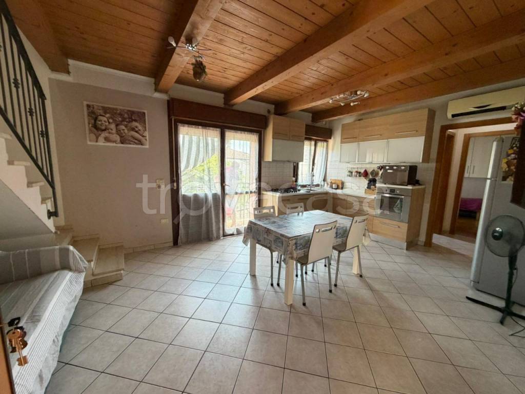 casa indipendente in vendita a Pesaro