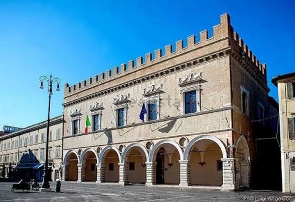 appartamento in vendita a Pesaro in zona Centro Città