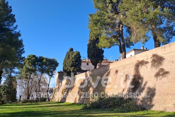 intera palazzina in vendita a Pesaro in zona Ginestreto
