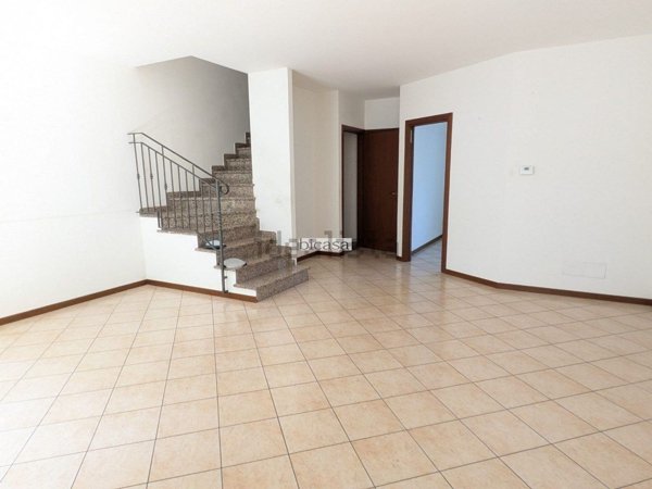 casa indipendente in vendita a Pesaro in zona Santa Veneranda