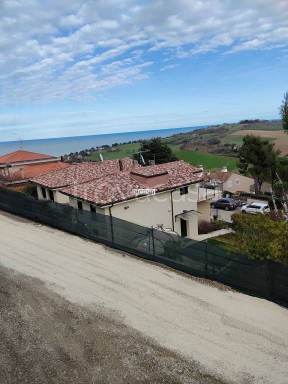 appartamento in vendita a Pesaro in zona Trebbiantico