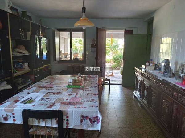 casale in vendita a Pesaro in zona Pozzo Alto