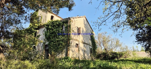casa indipendente in vendita a Pesaro in zona Case Bertulli