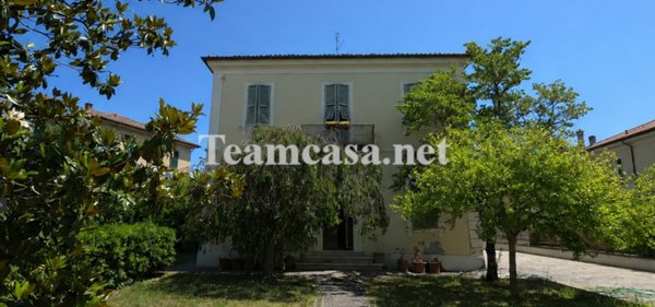 casa indipendente in vendita a Pesaro in zona Mare